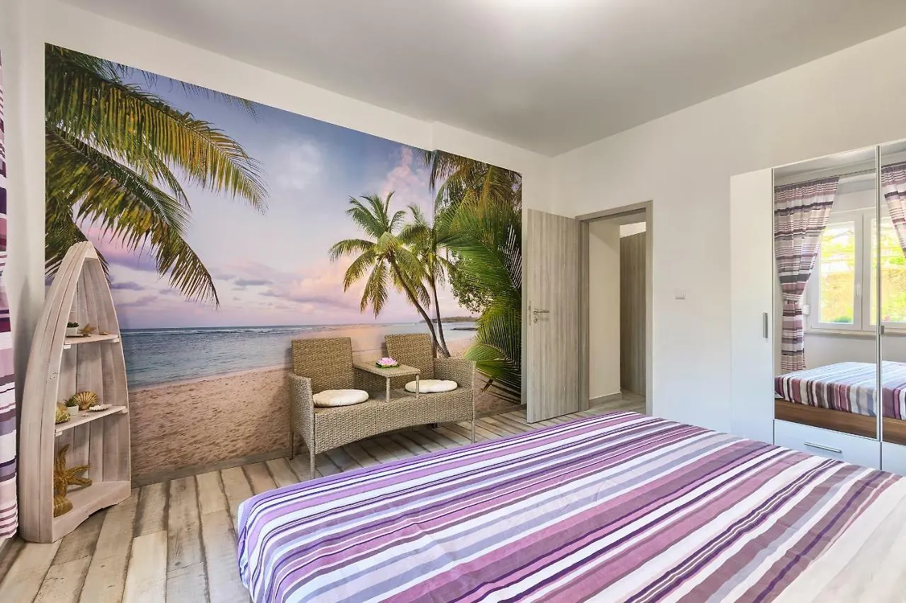 Apartment Amfiteatar Moris Pula